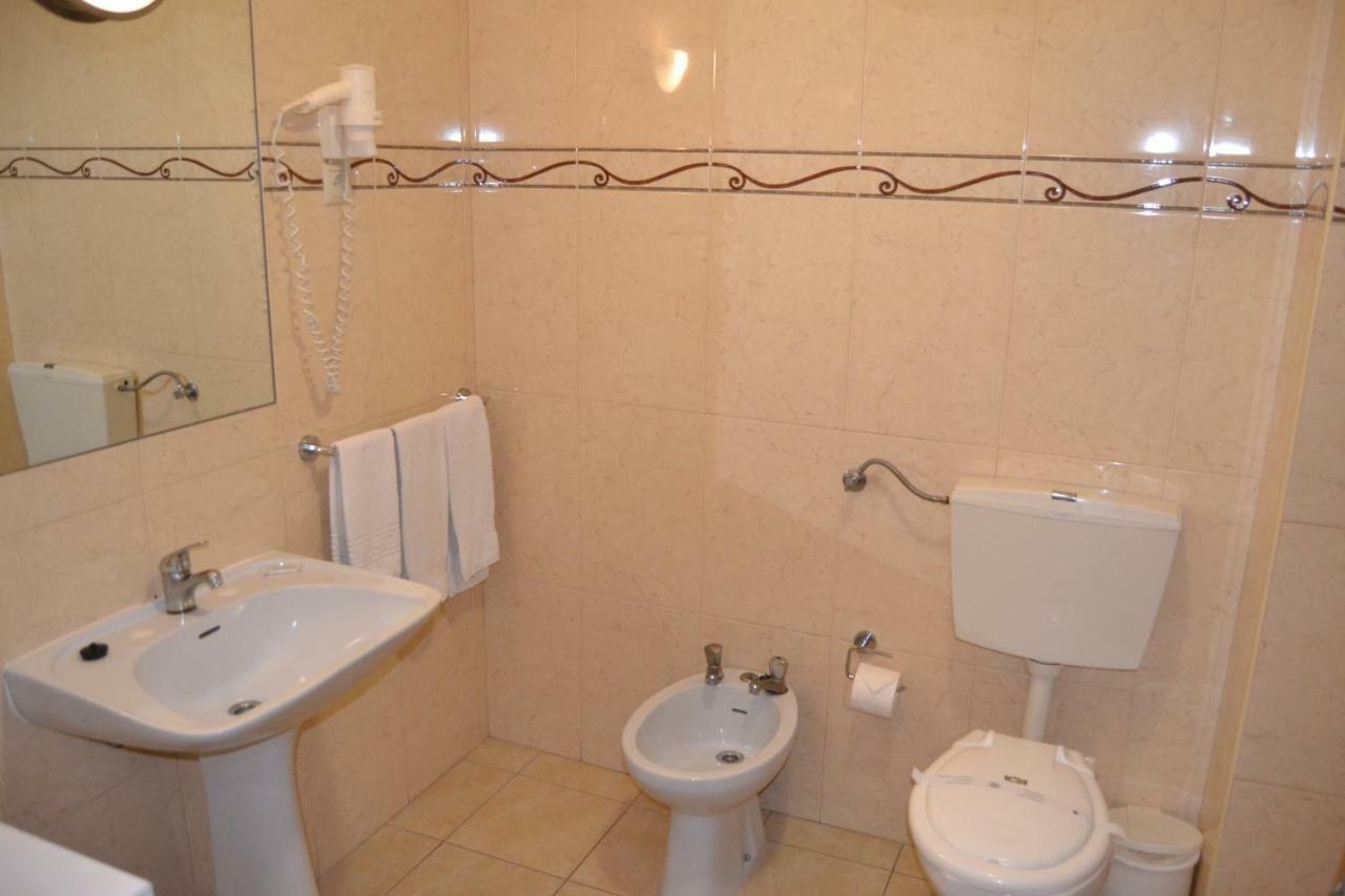 Apartamentos Cabrita Olhos de Agua  Exterior foto