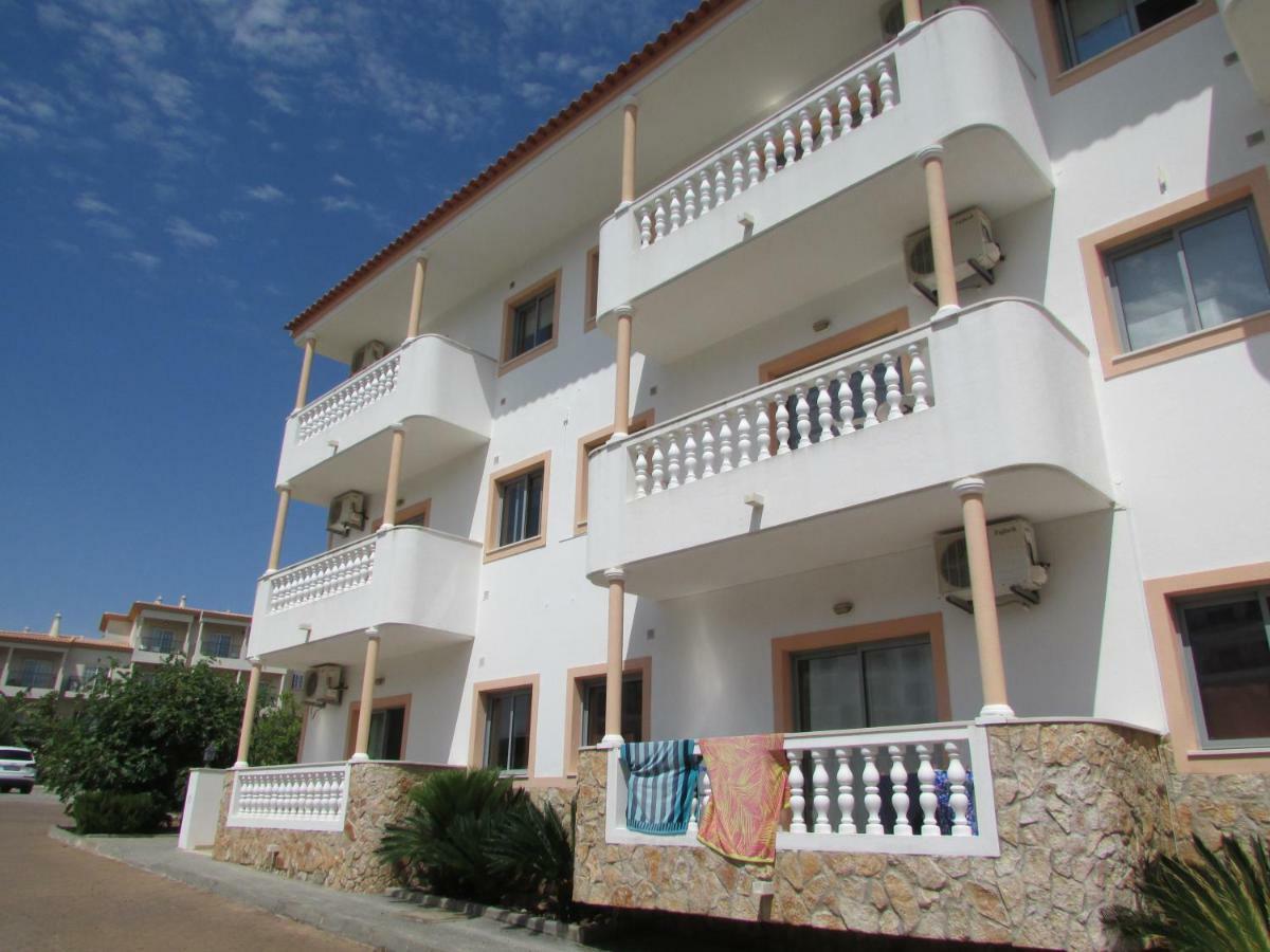 Apartamentos Cabrita Olhos de Agua  Exterior foto