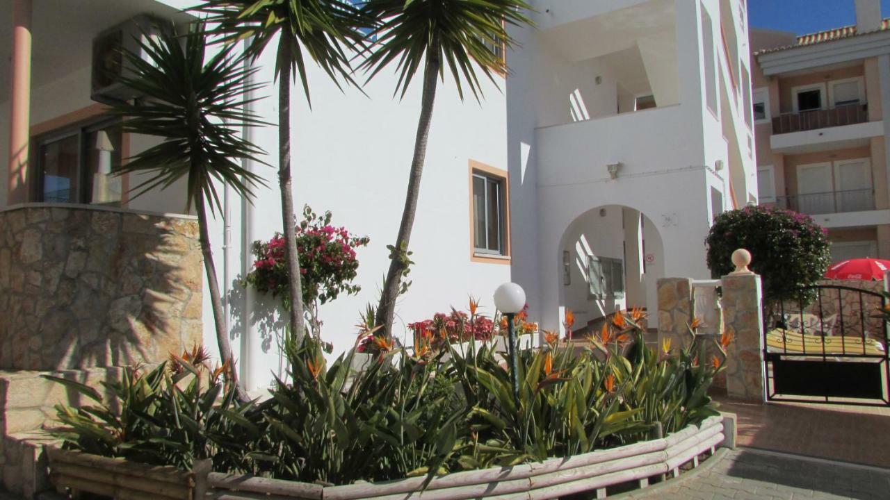 Apartamentos Cabrita Olhos de Agua  Exterior foto